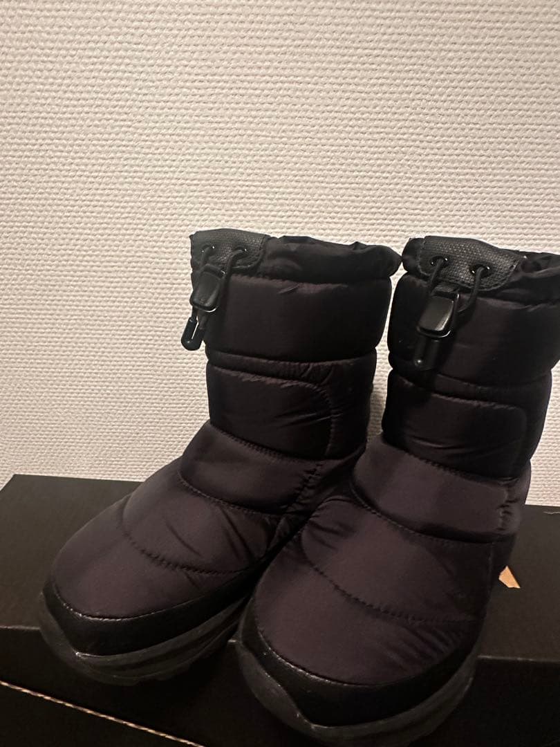 美品THE NORTH FACE ヌプシ　防水スノーブーツ ブラック23㌢