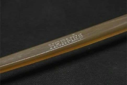 ひさひさ　HERMES ロカイユ ヘアピン Hロゴ ベージュ