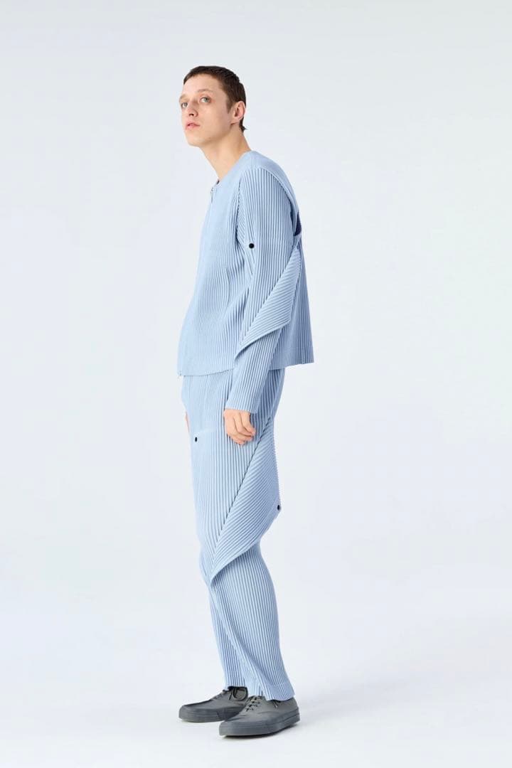 UNFOLD HOMME PLISSÉ ISSEY MIYAKE