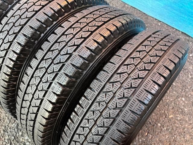 スタッドレスセット 軽バン、軽トラに！ダイハツ ハイゼット純正 スチール