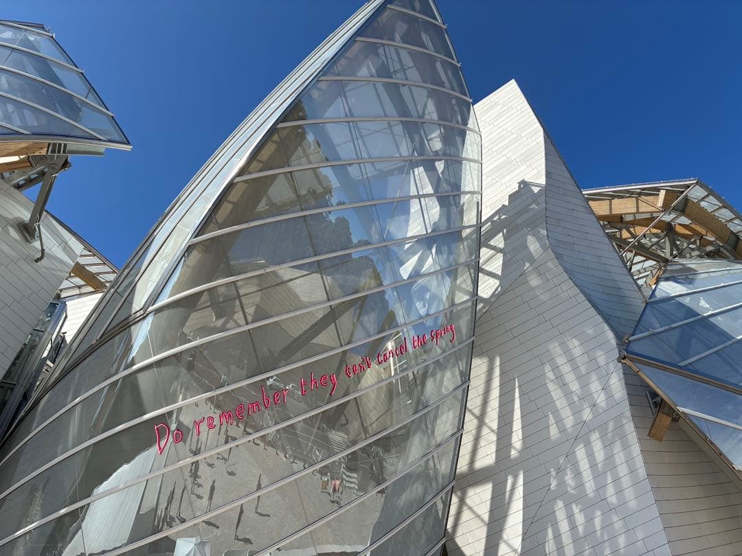 【新品・未使用】ルイ・ヴィトン　美術館　限定　トートバッグ　　グレー色