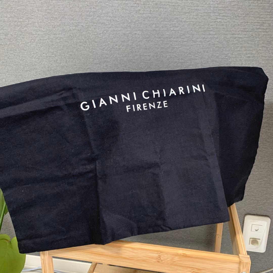 【美品】GIANNI CHIARINI ブラックビジネスバッグ大容量