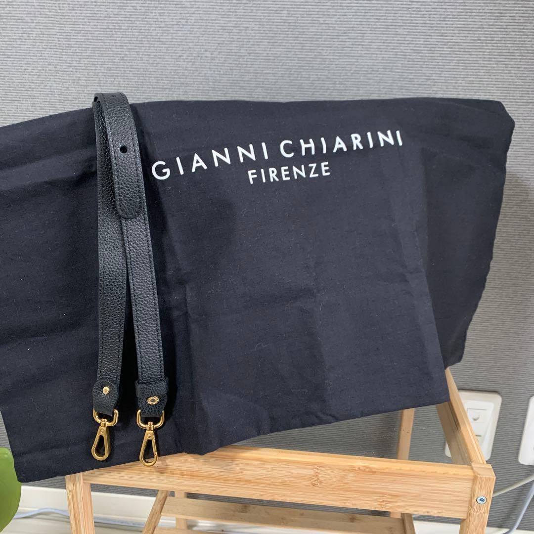 【美品】GIANNI CHIARINI ブラックビジネスバッグ大容量