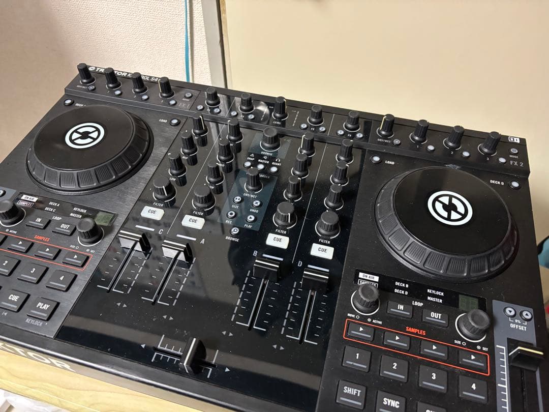 NI Traktor KONTROL S4 MK1 | DJコントローラー