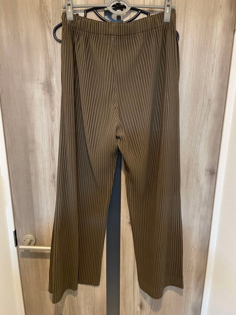 プリーツフレアパンツ　オムプリッセイッセイミヤケ　サイズ2 ブラウン