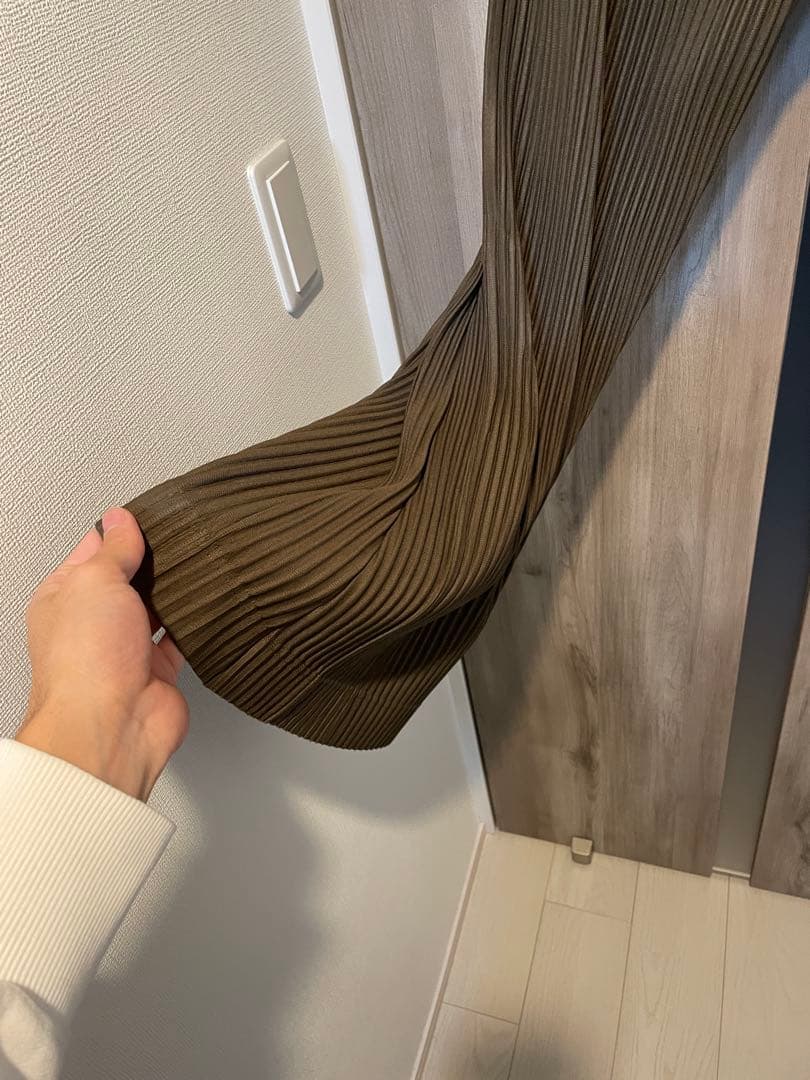 プリーツフレアパンツ　オムプリッセイッセイミヤケ　サイズ2 ブラウン