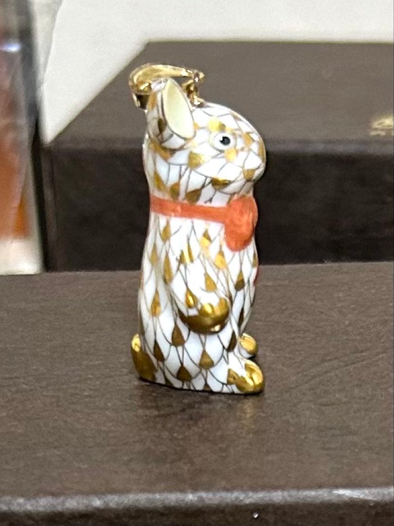【希少美品】ヘレンド　うさぎ フィギュリン 磁器　ネックレス　箱付き