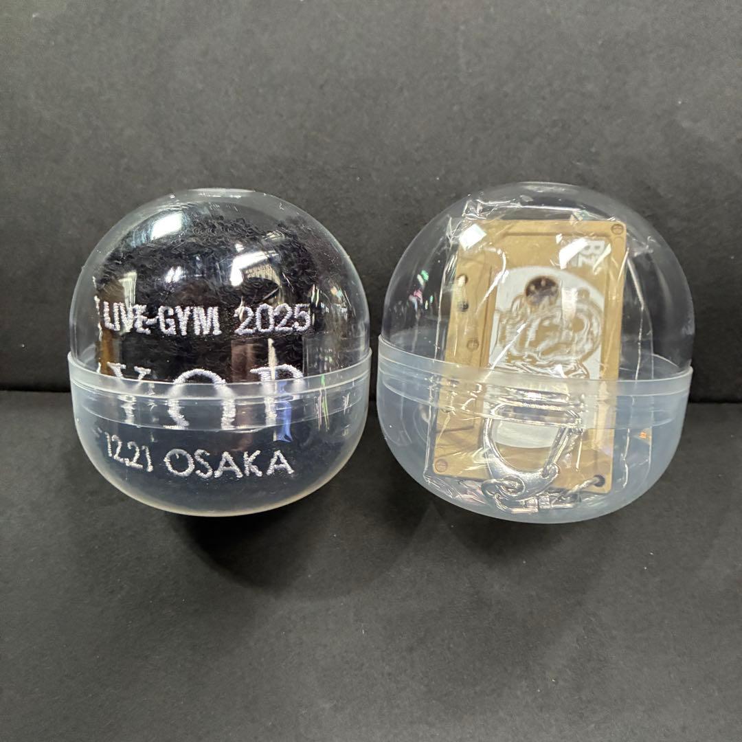 B’z FYOP ガチャガチャ 日付入り 限定 カセットチャーム リストバンド