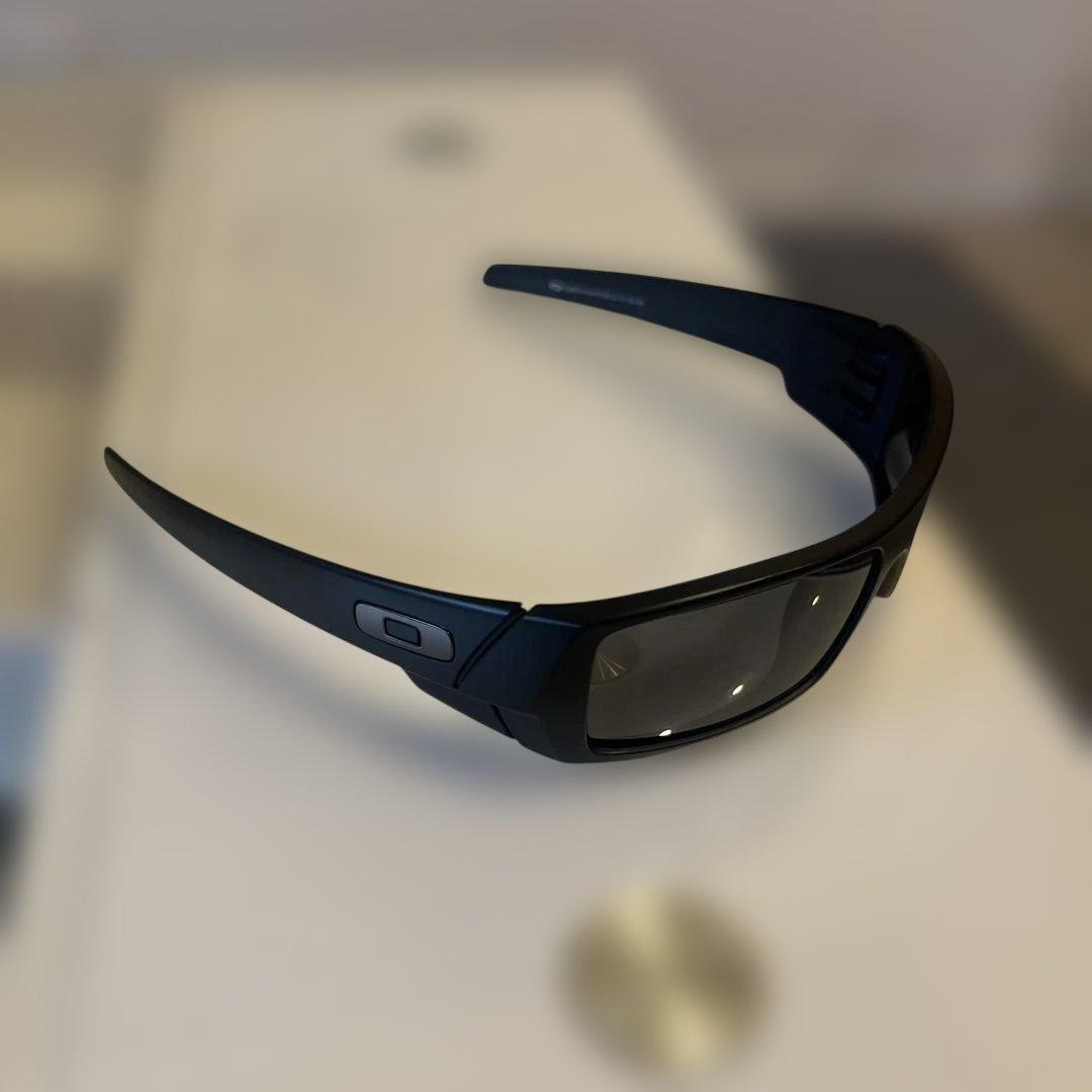 Oakley ブラック スポーツサングラス ガスカン