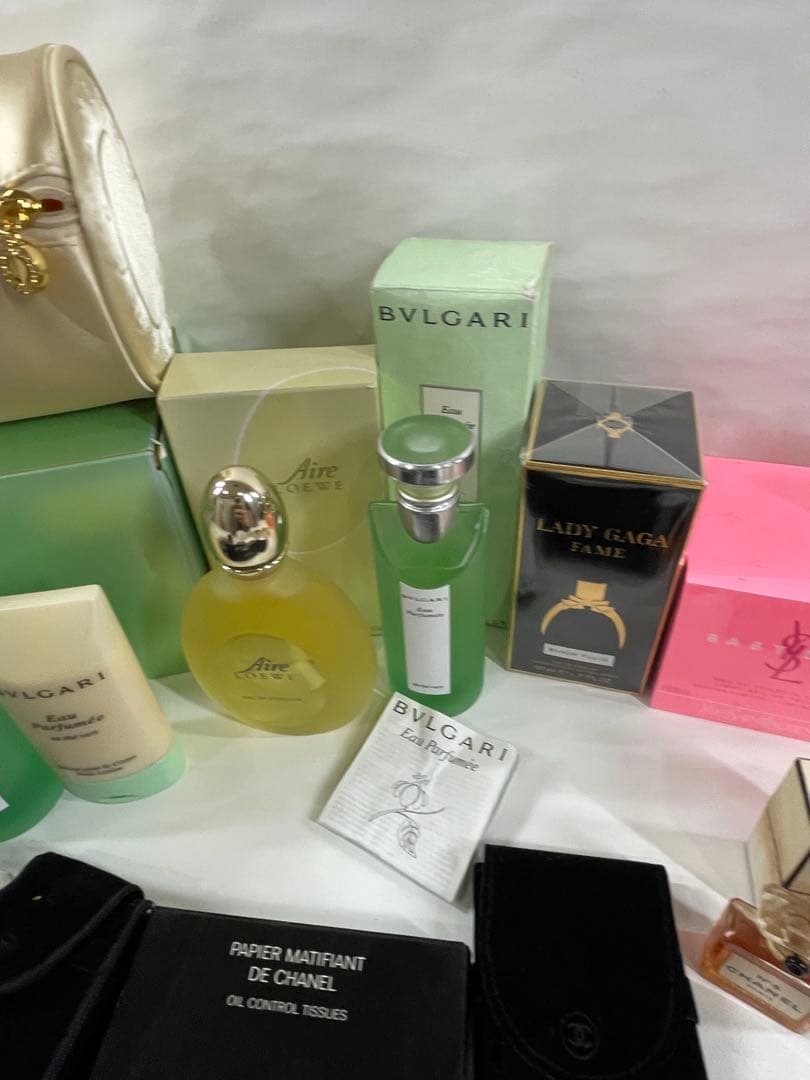 ＊*＊様 ブランド香水と化粧品セット ゴールドポーチ付き