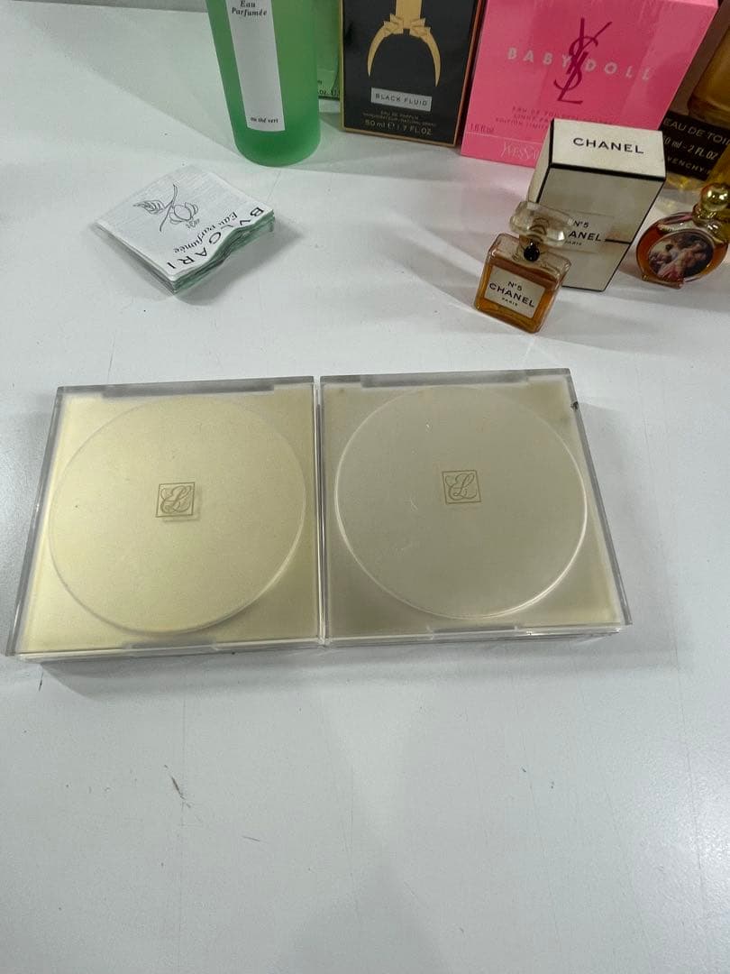 ＊*＊様 ブランド香水と化粧品セット ゴールドポーチ付き