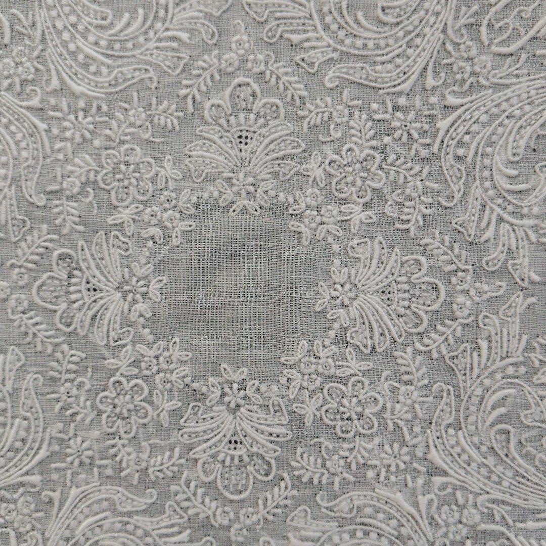 期間限定お値下げ（新品未開封）スワトウ花柄鳳凰刺繍 ハンカチ