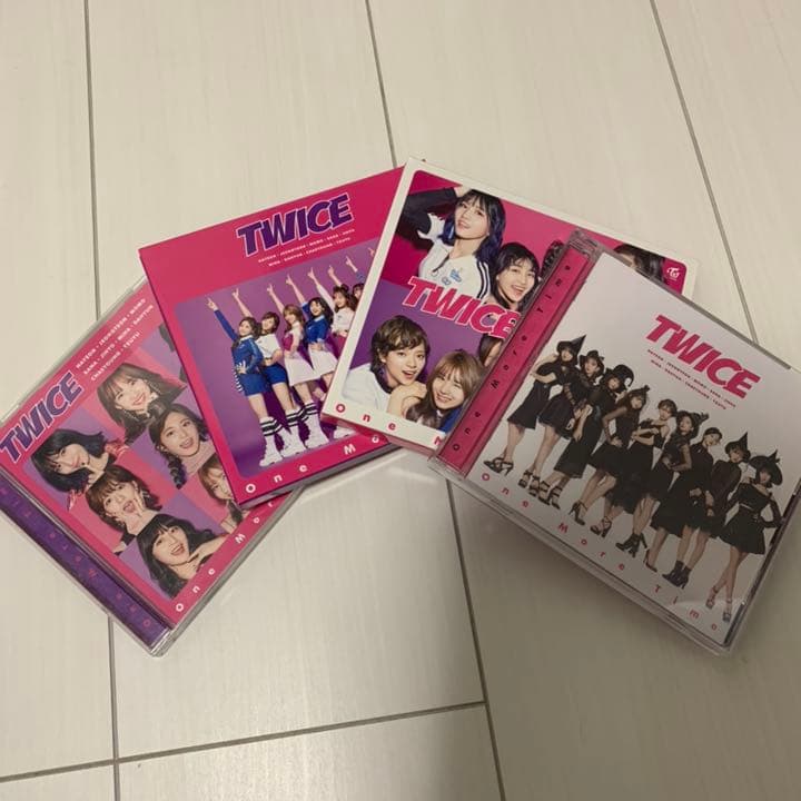 TWICE CD グッズ 写真集など