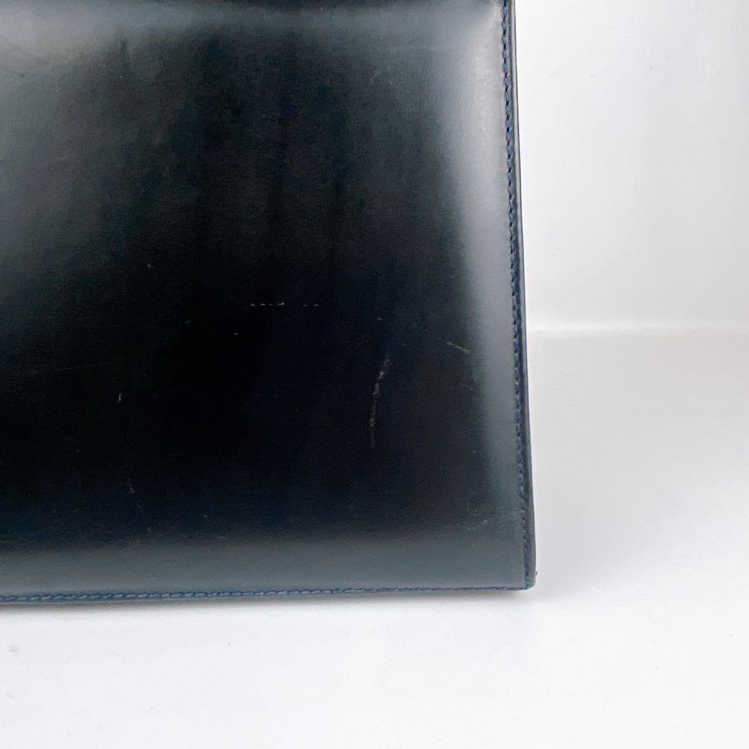 美品　フェラガモ　ヴァラリボン　フォーマルバッグ　ダークネイビー