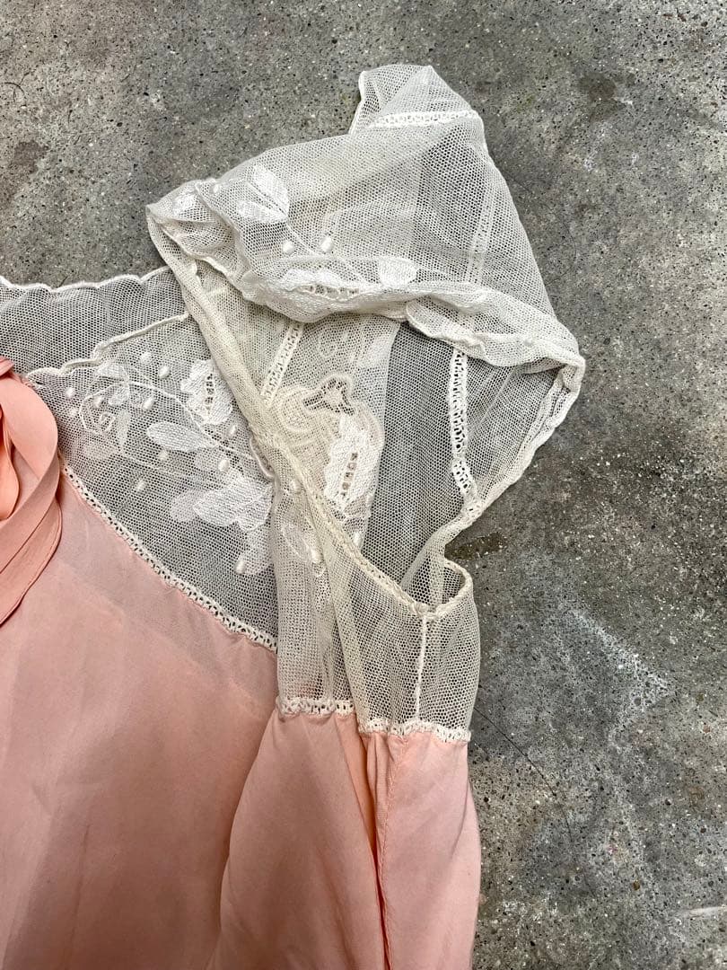 1930年代 フランス製 ヴィンテージ ピンク スリップドレス 刺繍入り