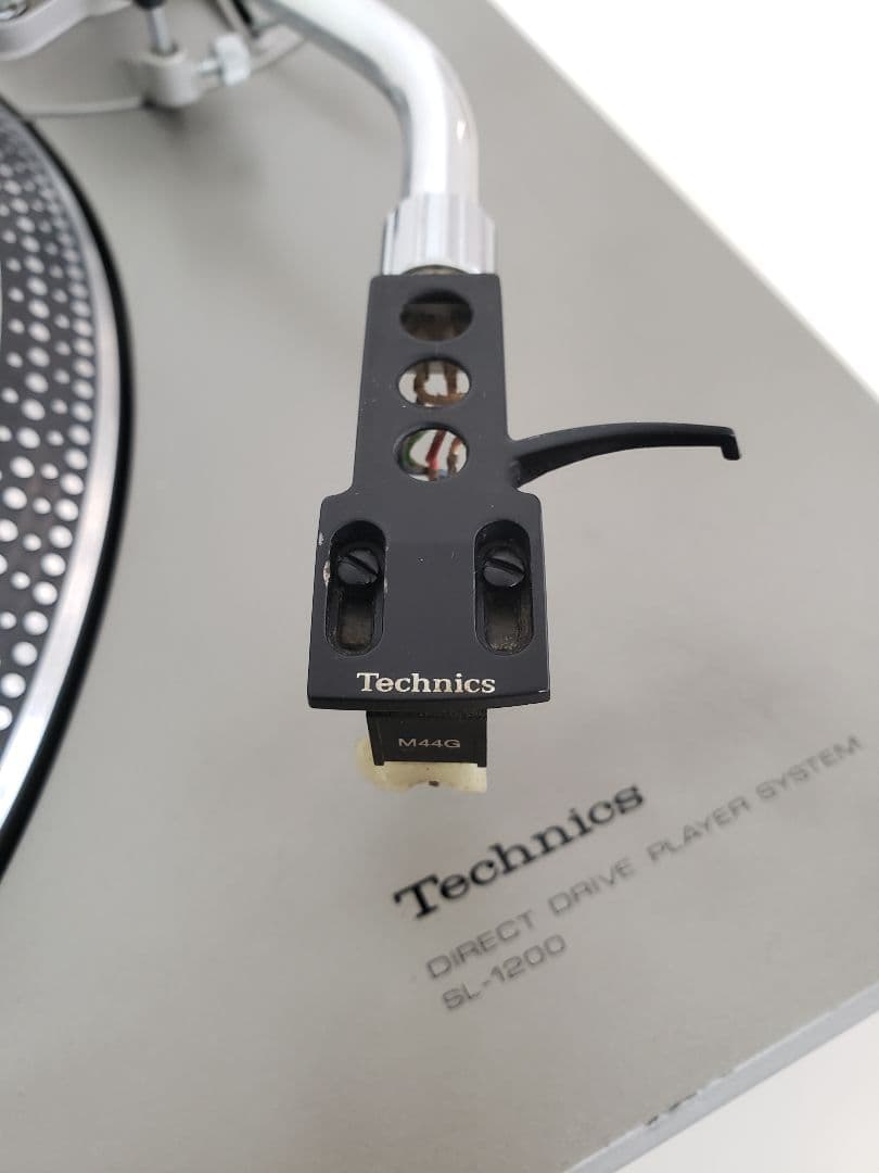 Technics SL-1200 ターンテーブル