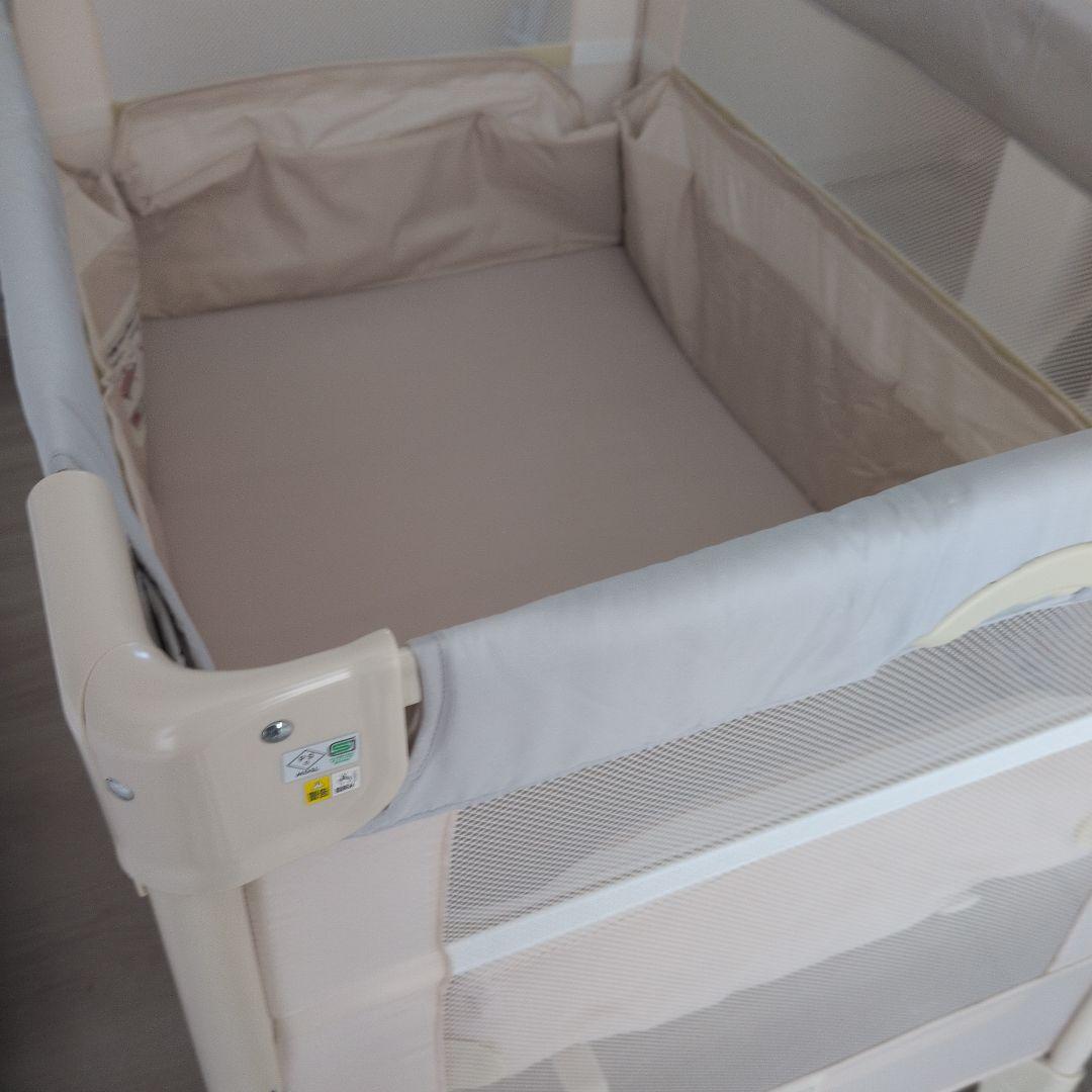 アップリカ　ベビーベッド　マットと布団セット付！！