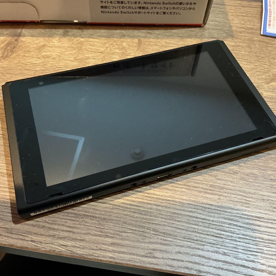 Nintendo Switch本体ジョイコン 動作確認済　保証書，付属品，箱有り