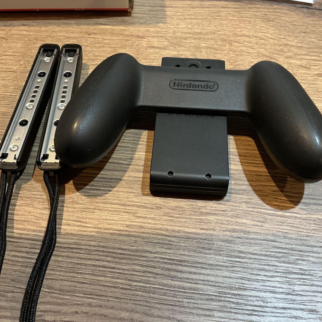 Nintendo Switch本体ジョイコン 動作確認済　保証書，付属品，箱有り