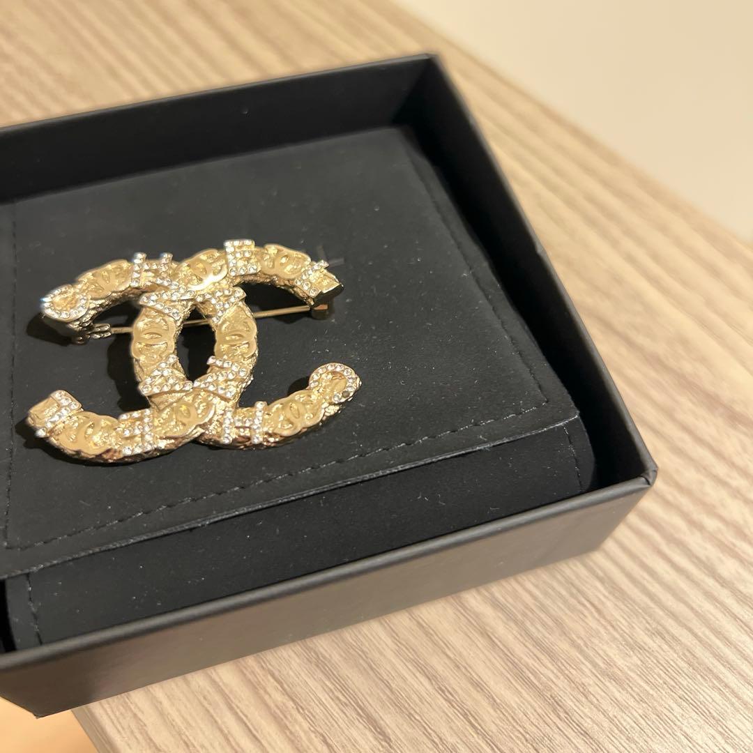 Chanel CCロゴ ブローチ