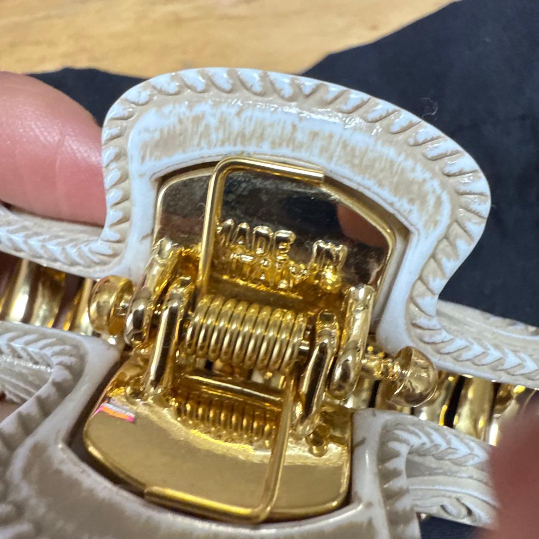 acca 希少　彫刻調のヘアクリップ