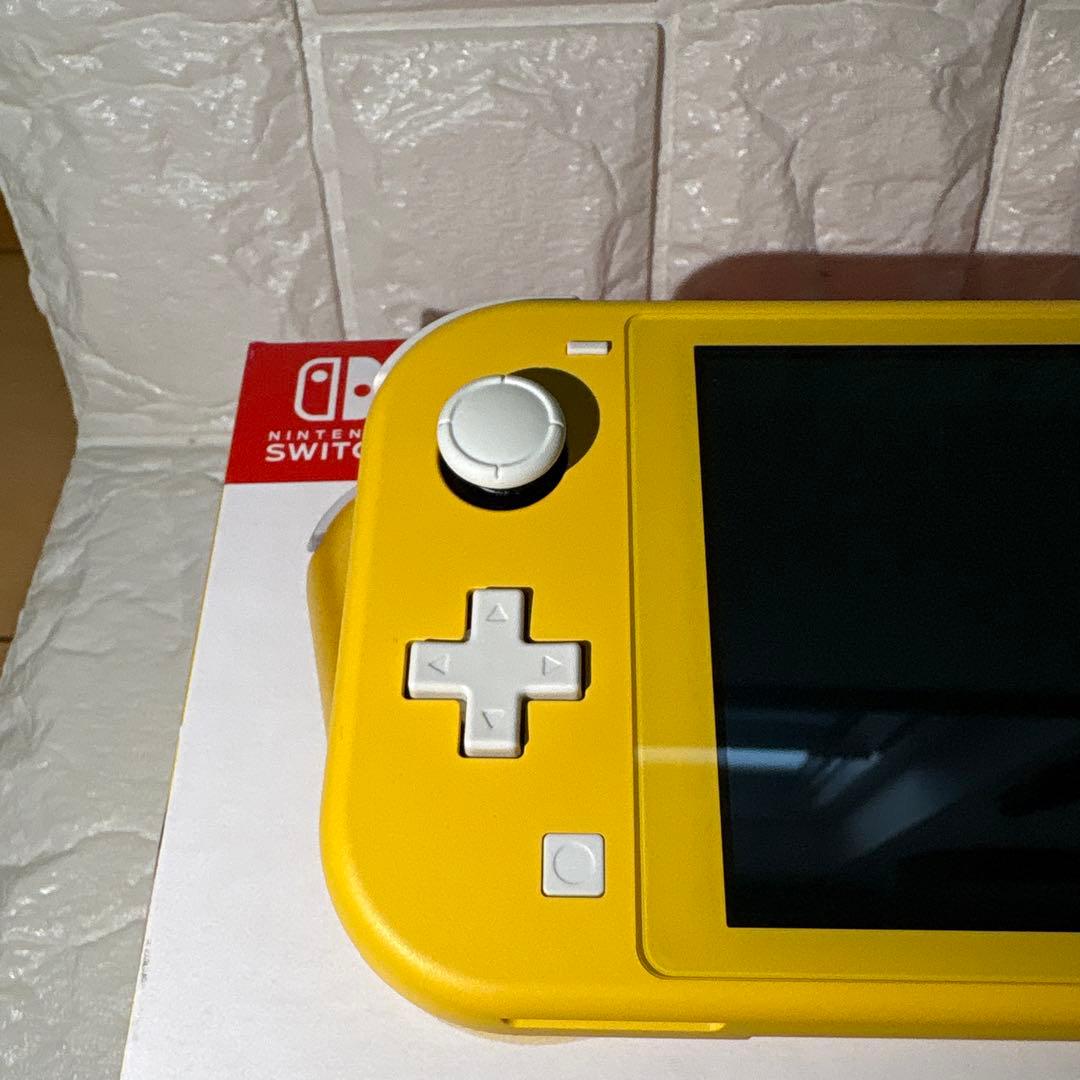 Nintendo Switch Lite イエロー　　　　　　　　3