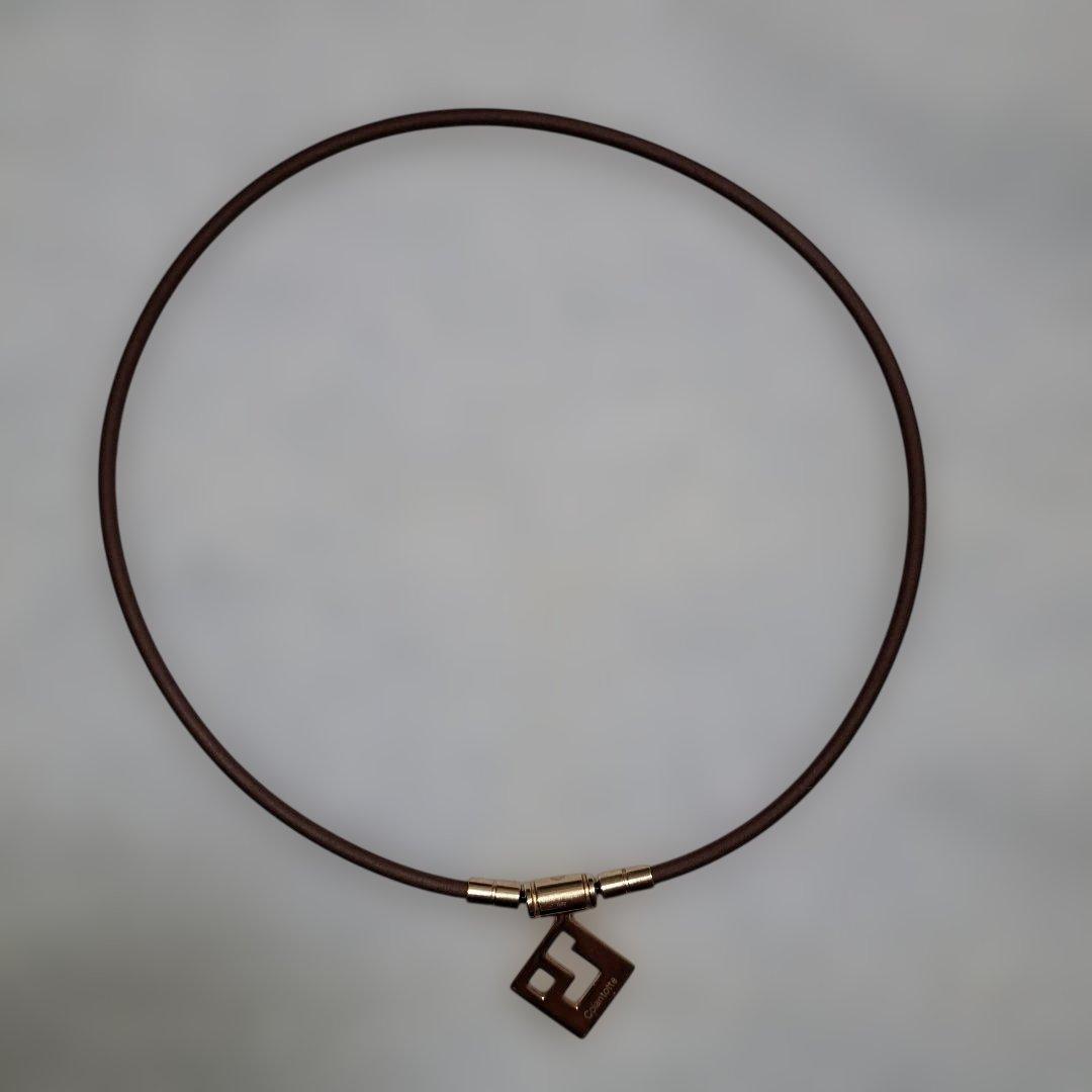 ブラウンレザー風ネックレス 幾何学デザイン