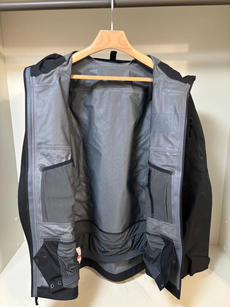 アークテリクス セイバージャケット ブラック M