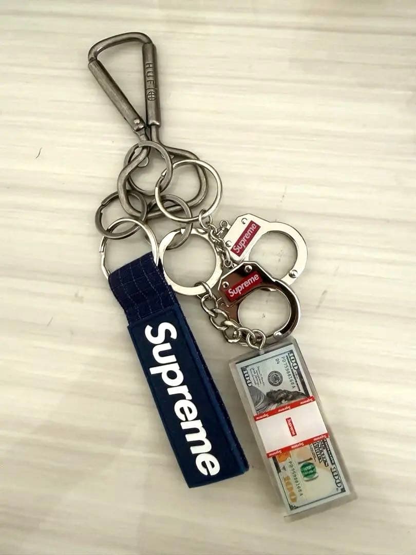 HUFカラビナ，supremeキーホルダー3点セット