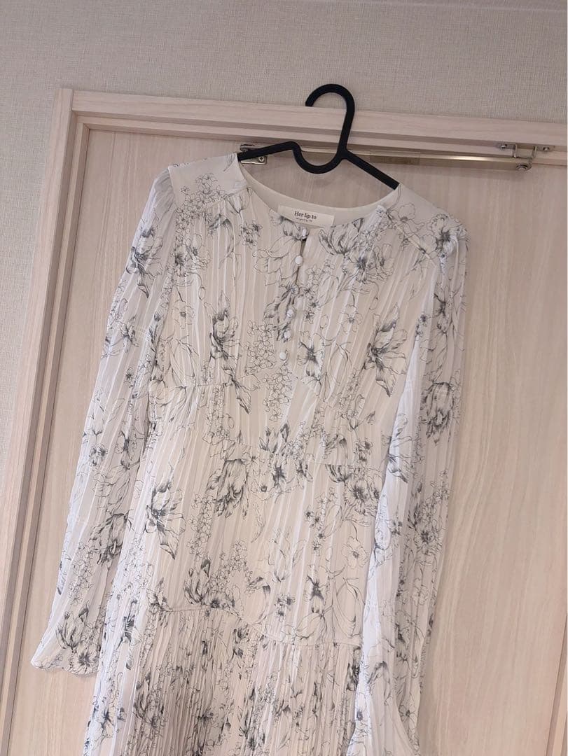 herlipto◯Tiered Floral Pleated Dress