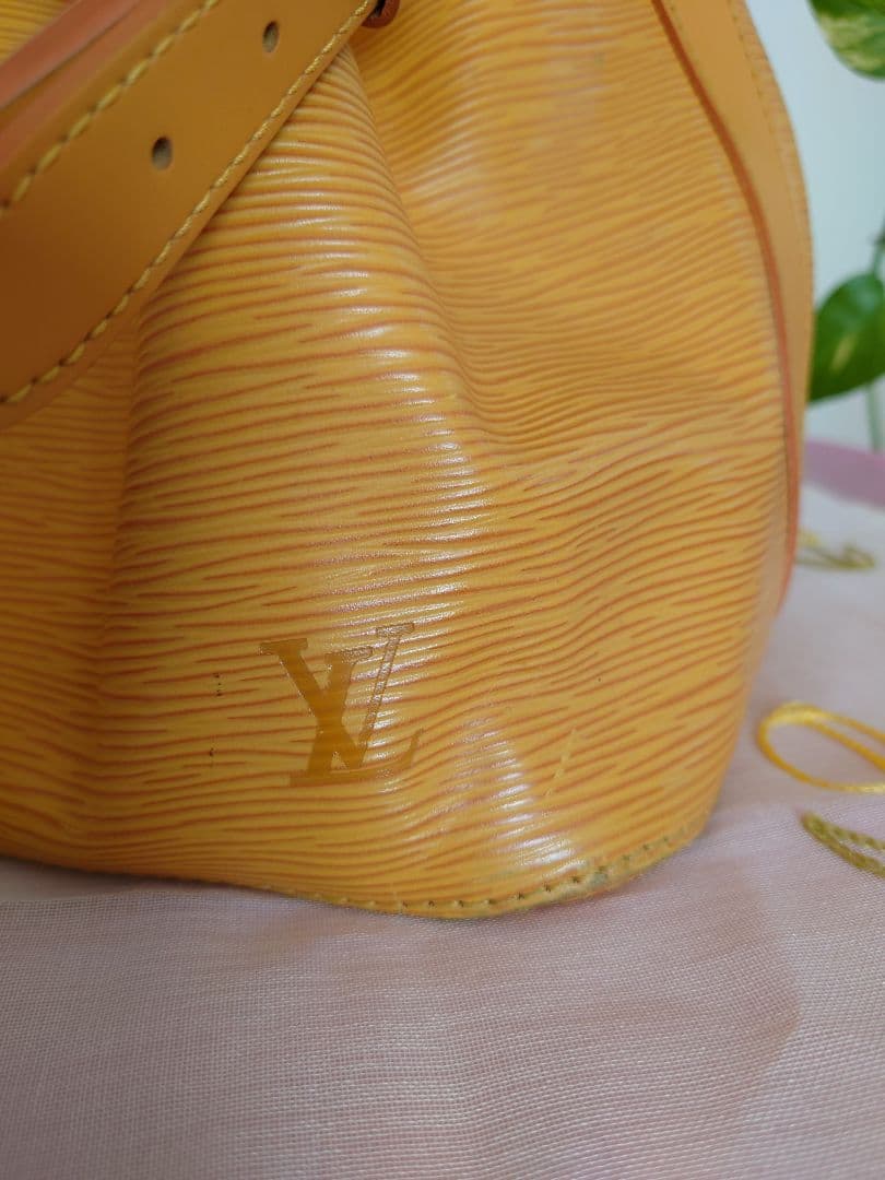 ルイヴィトンLouis Vuitton プチノエ　イエロー