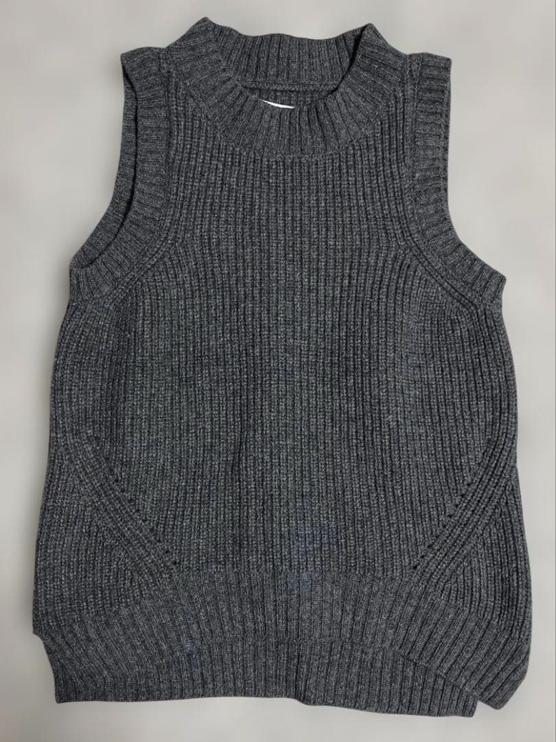 【utilité】ユティリテ　ウールニットベスト