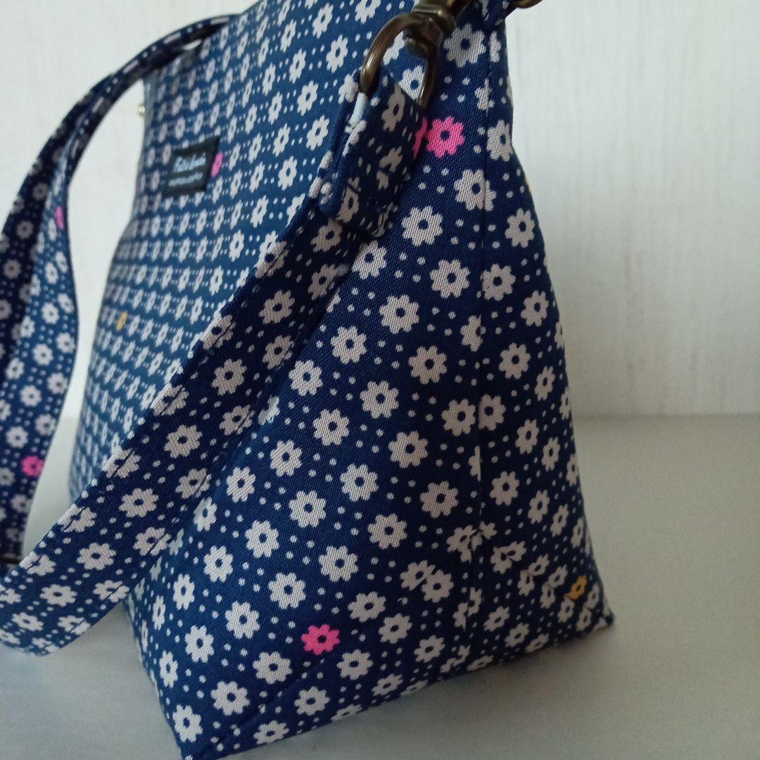 専用品　チューリップバッグ•三角マチファスナーポーチ•ポーチ2点　　ハンドメイド