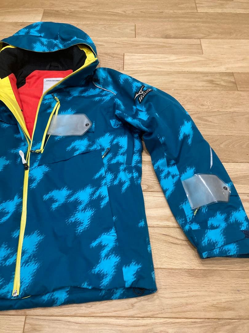 ミズノ　デモチームモデル