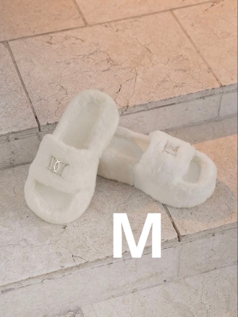 （ラスト1点）darich プラットフォームファーサンダル Mサイズ