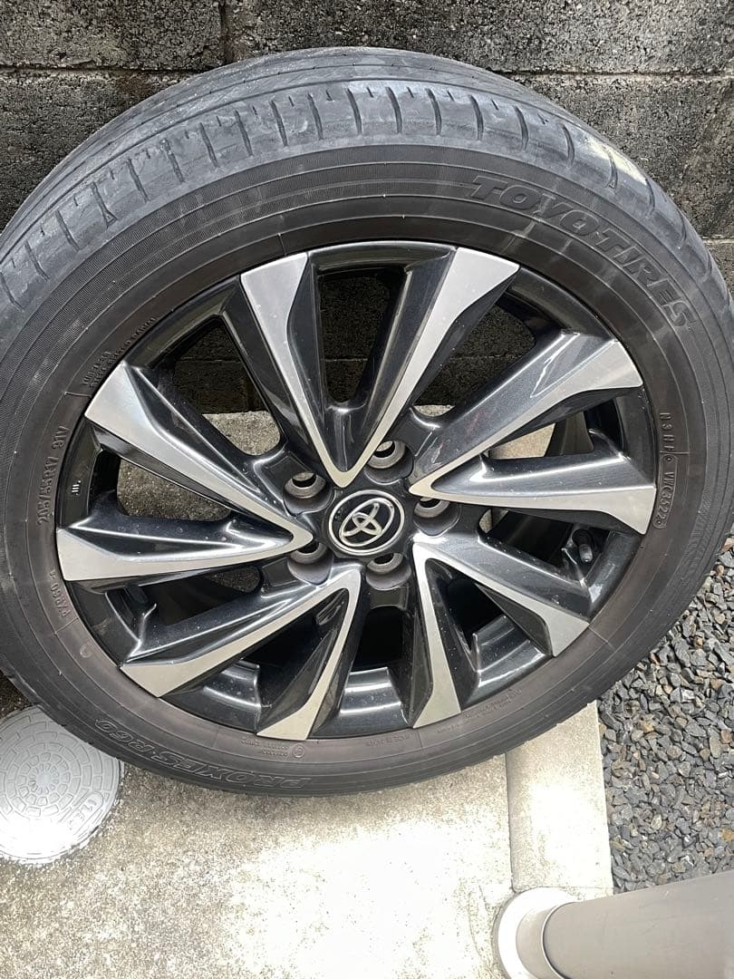 トヨタ 純正　タイヤホイールセット アルミ　１７インチ　②