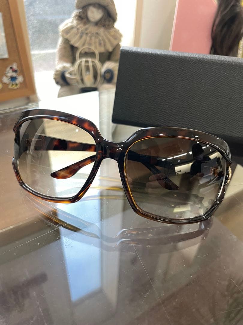 GUCCI オーバーサイズ サングラス