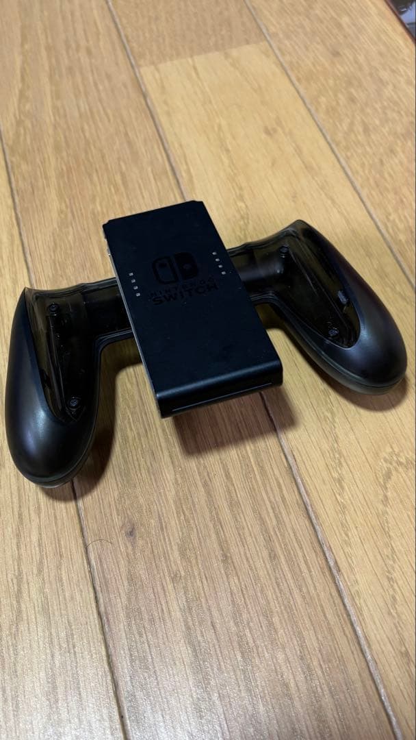 【期間限定値下げ】任天堂Switch有機EL／ジョイコン／充電グリップ-３点