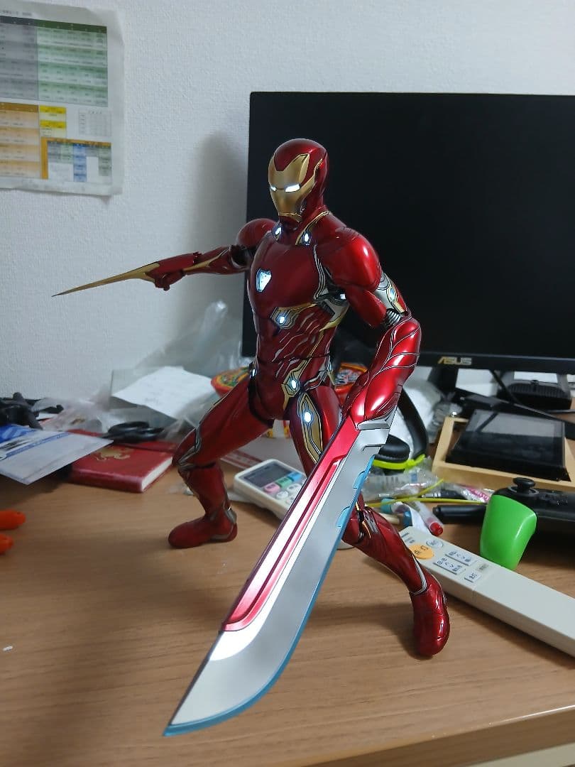 ホットトイズアイアンマン マーク50LEDライト付き