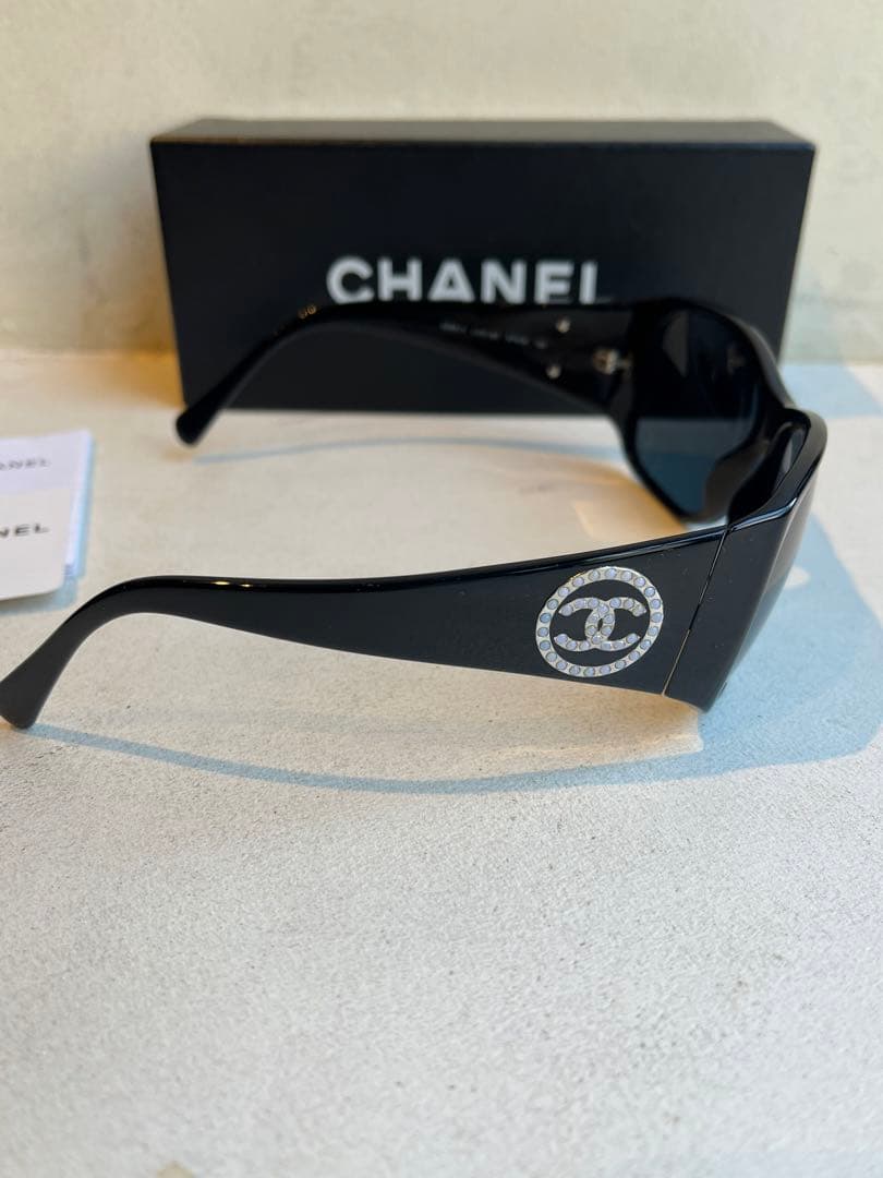 【新品未使用】CHANEL ココマーク　パール　ブラックサングラス