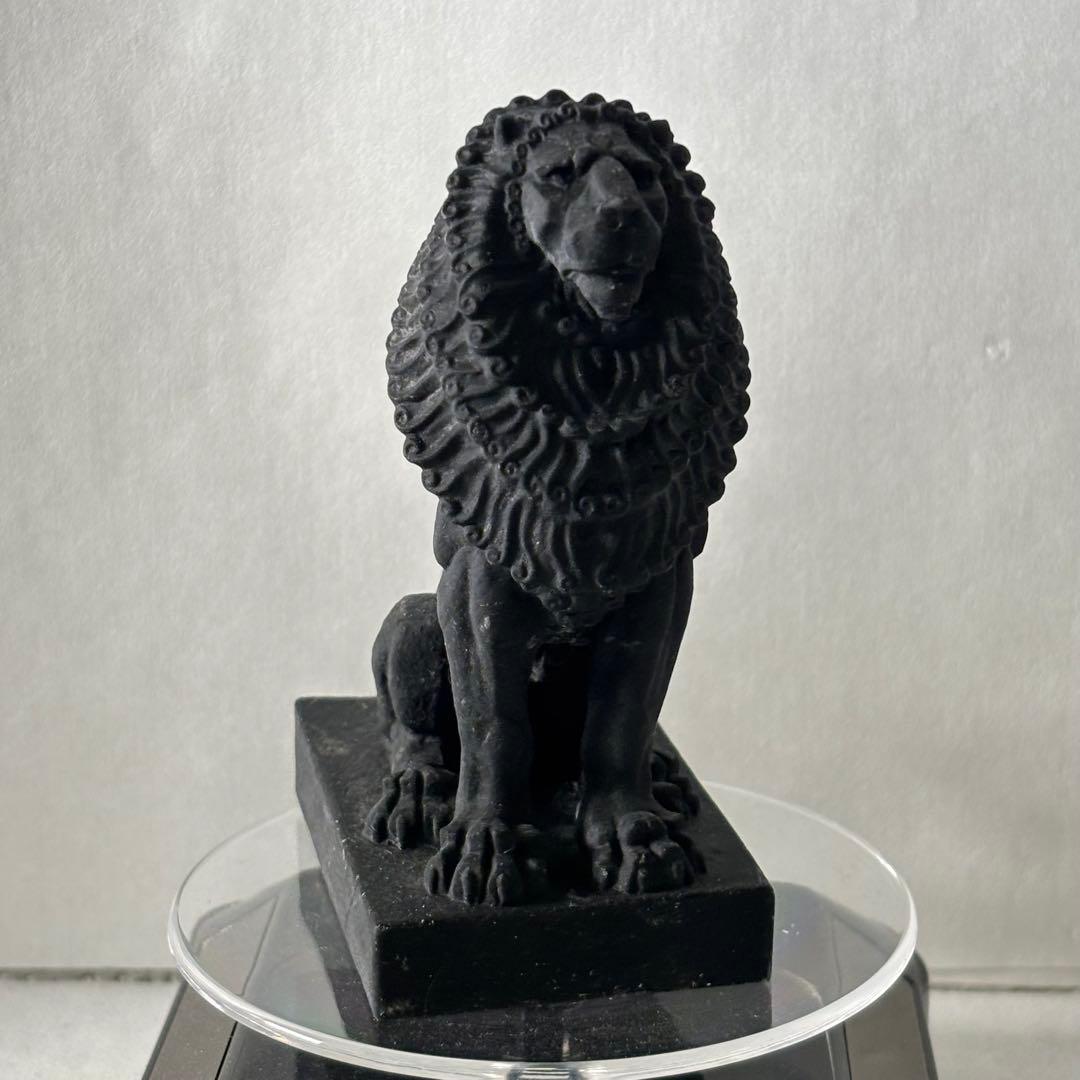 Usagi♡　レーヴェ/ライオンの像