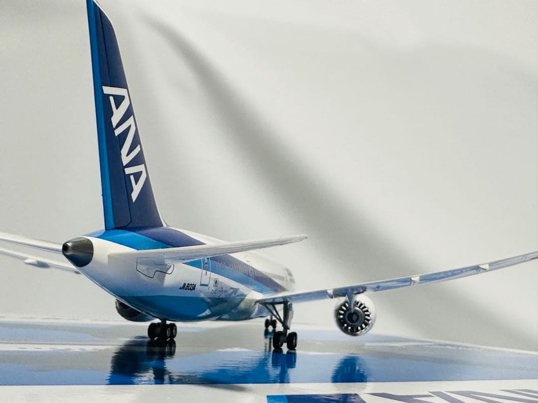 全日空商事 1/200 ANA 787-8 モデル NH20042
