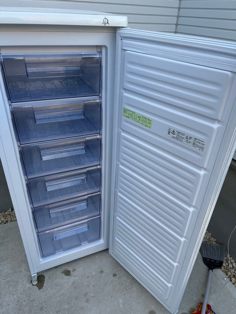 シャープ　SHARP FJ-HS17X 冷凍庫　6段式　ホワイト　送料込