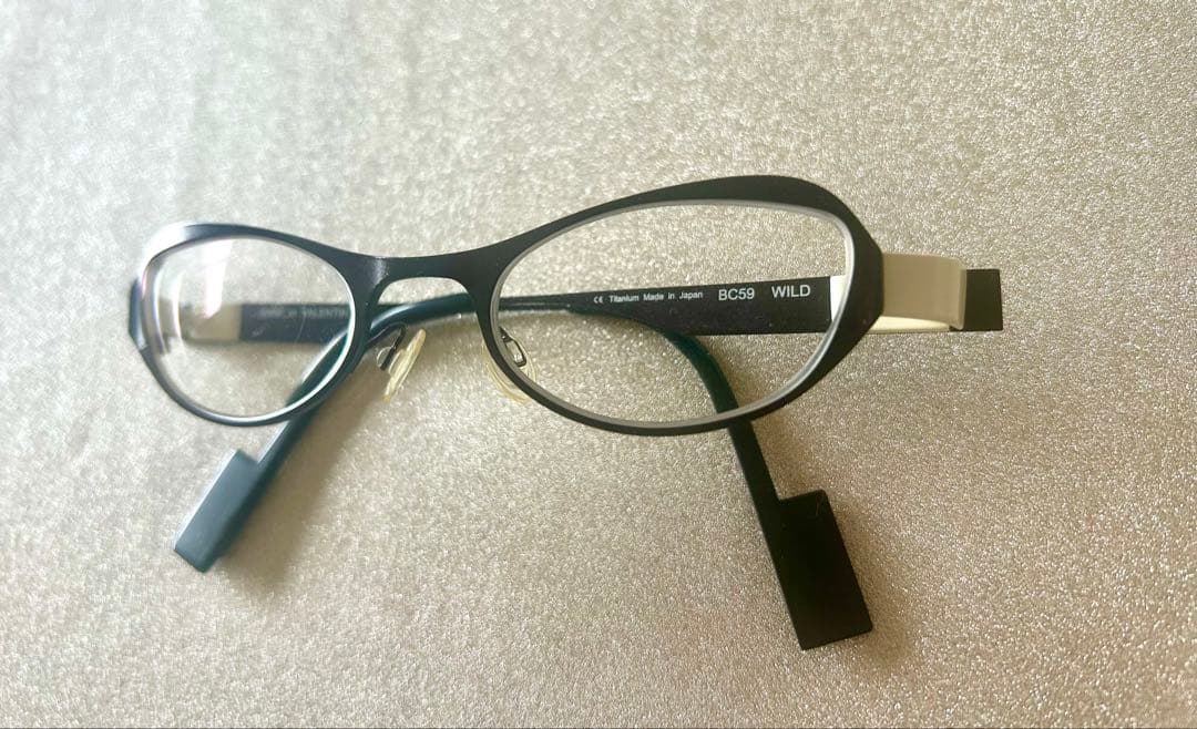 美品　Anne et VALENTIN アンバレンタイン　チタン　日本製