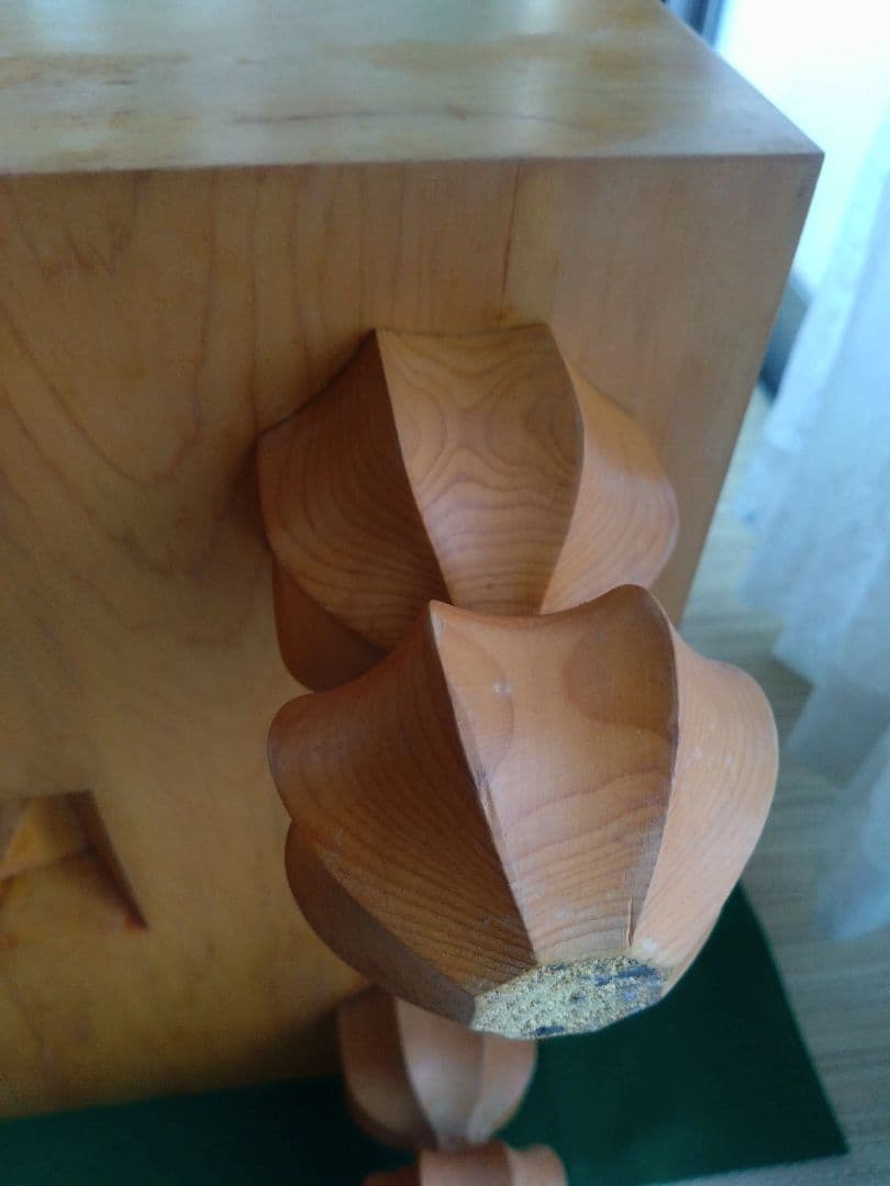 【囲碁】国産本榧　8寸極厚　板目　本蛤白石、那智黒34号