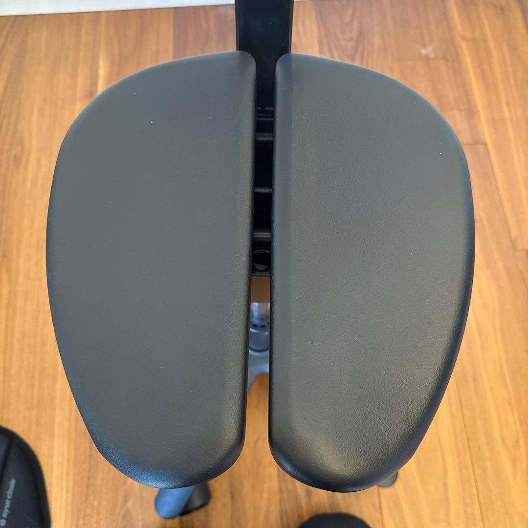 アーユルチェア　オクトパス　ブラック　体圧分散マット付