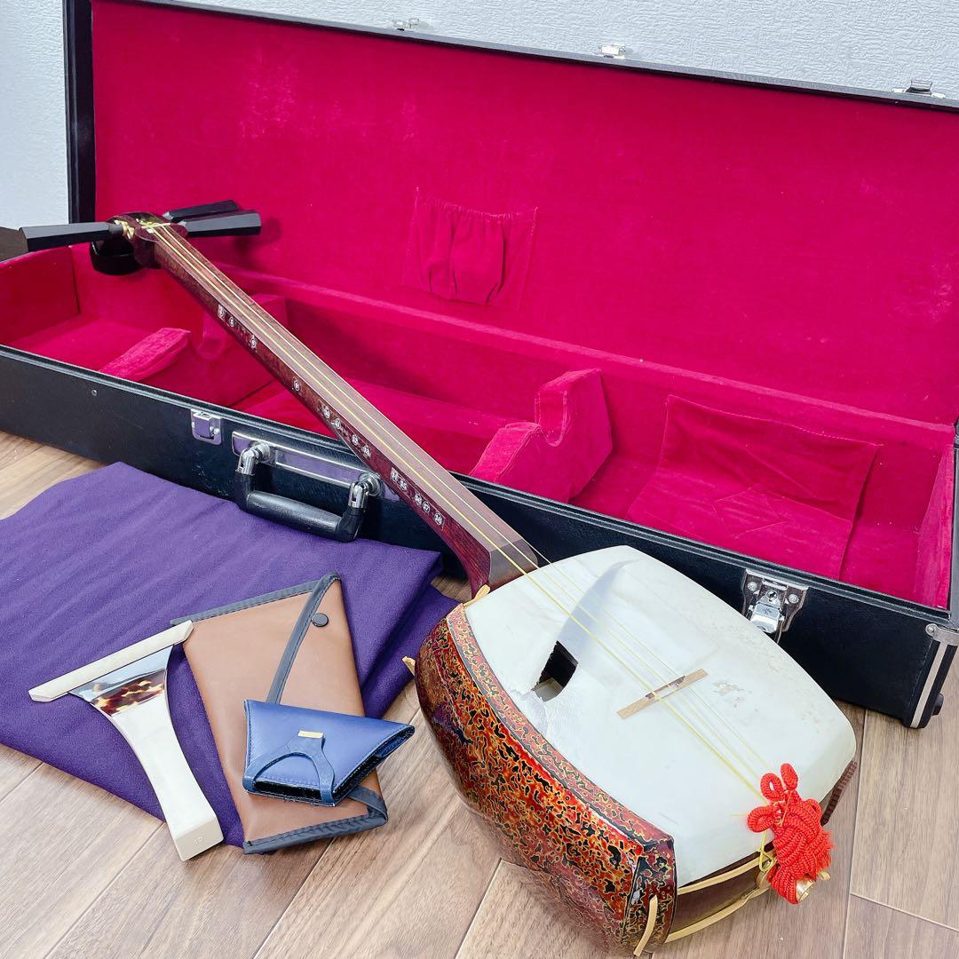 津軽三味線 高級 金ホゾ 二枚溝 鼈甲 太棹 綾杉彫 トチ 紅木