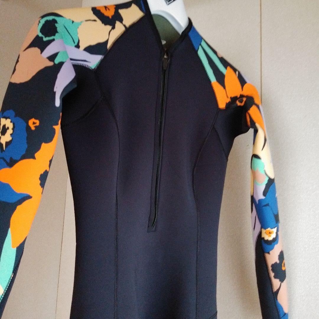 ROXY ロキシーフルスーツ ブラック/カラフルな花柄 M