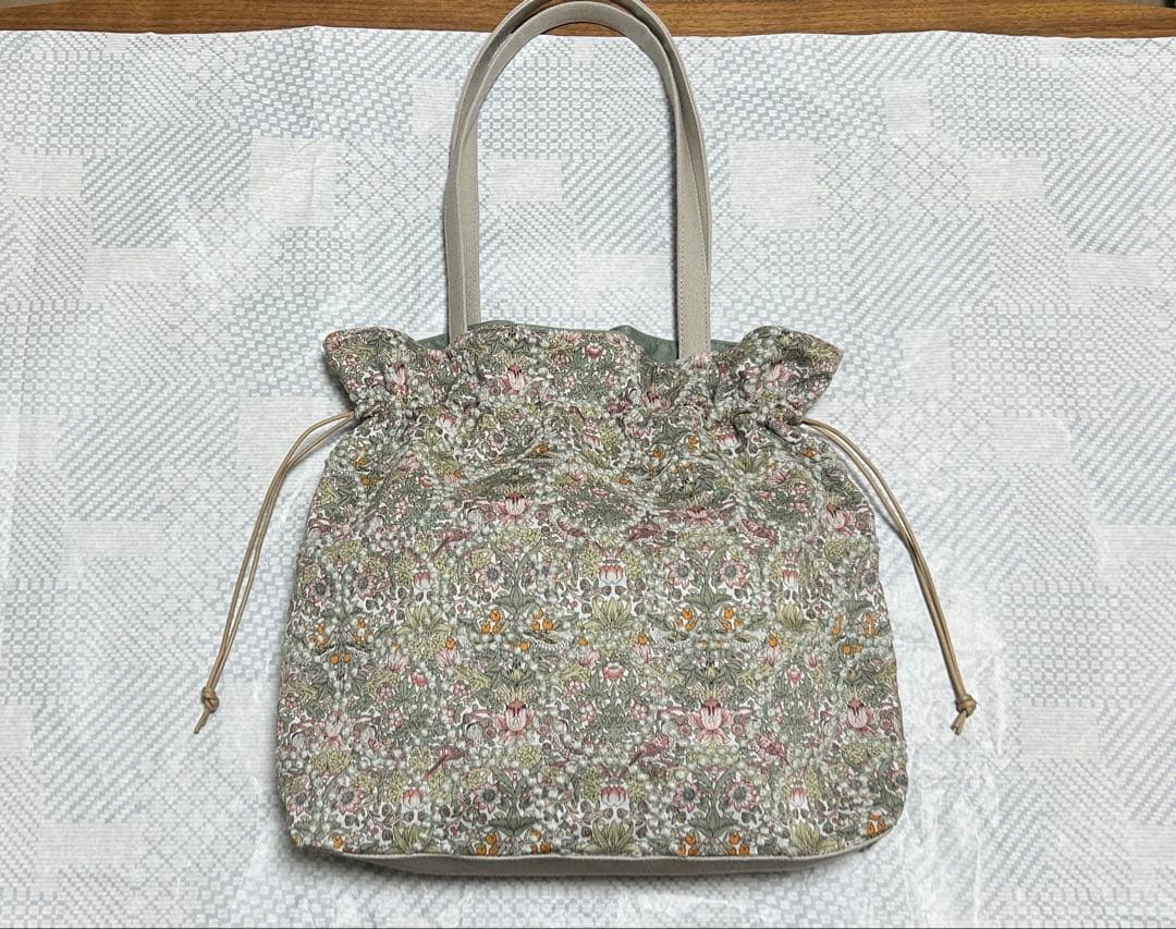 さと75 様 StrawberryThief