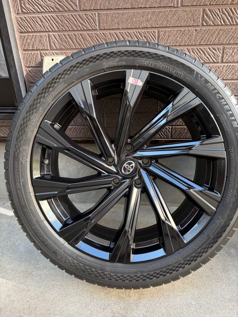 トヨタ 80ハリアー　20インチ GRタイヤホイールセット